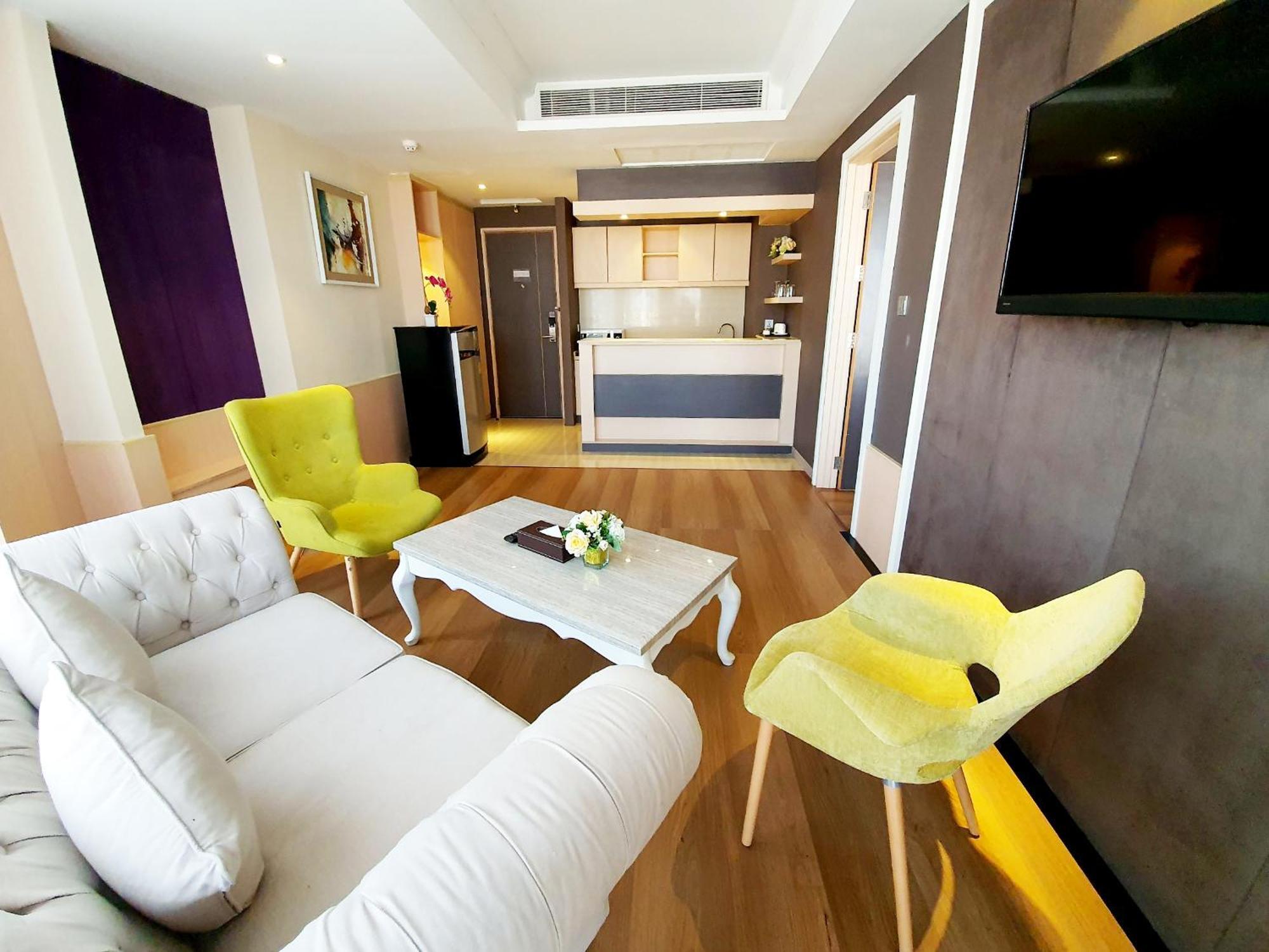 The Bazaar Hotel Bangkok Esterno foto