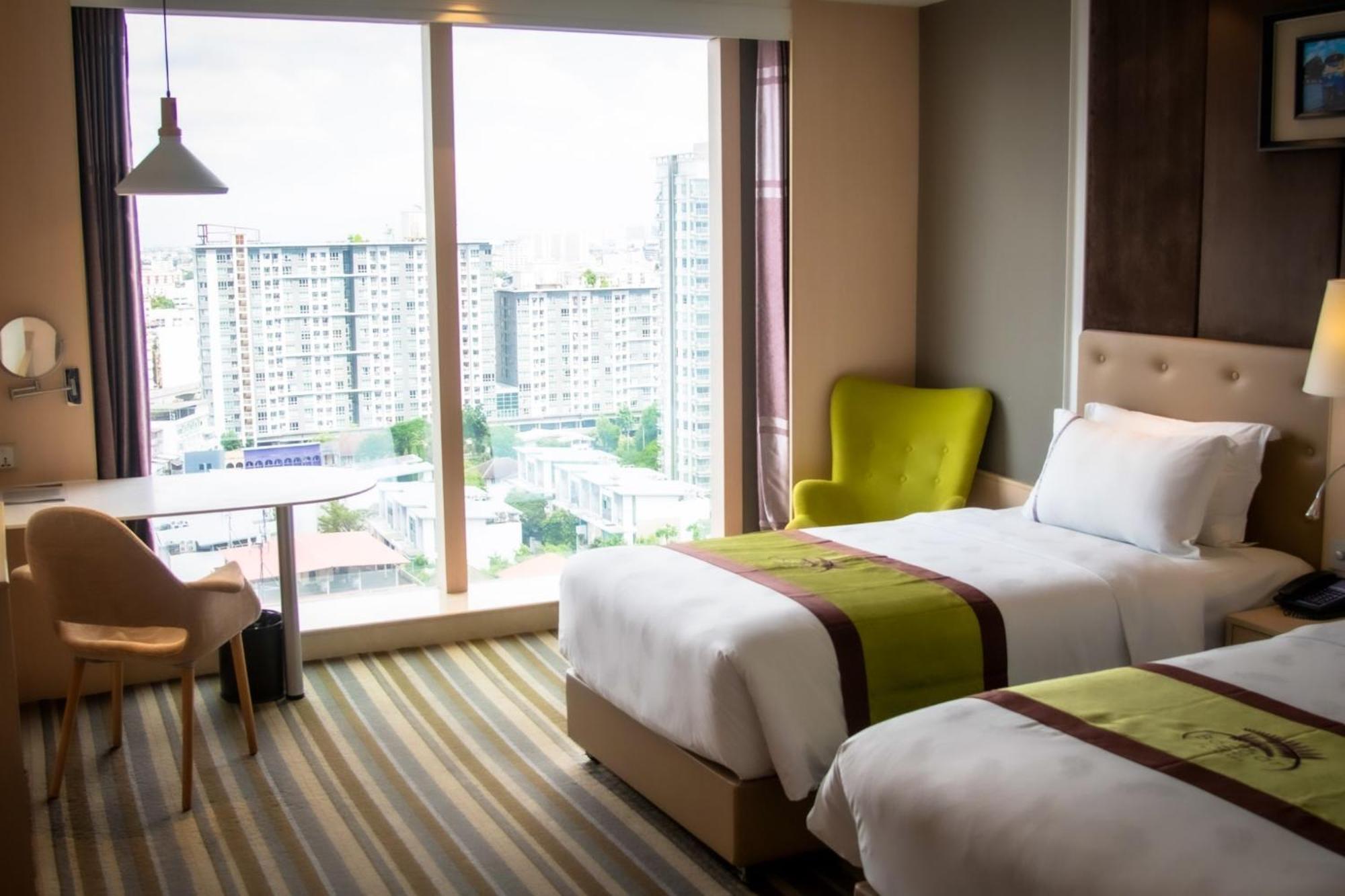The Bazaar Hotel Bangkok Esterno foto