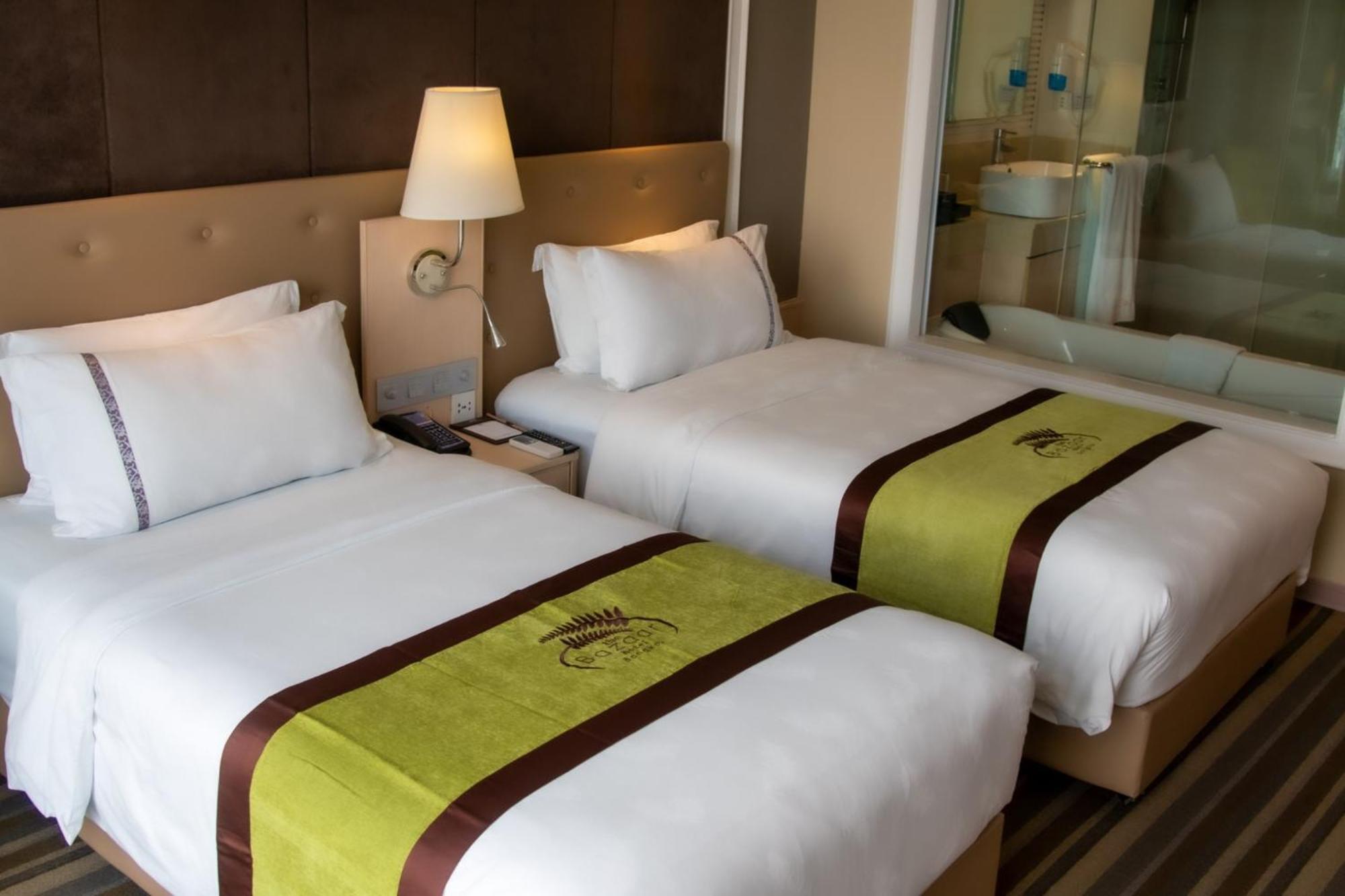 The Bazaar Hotel Bangkok Esterno foto